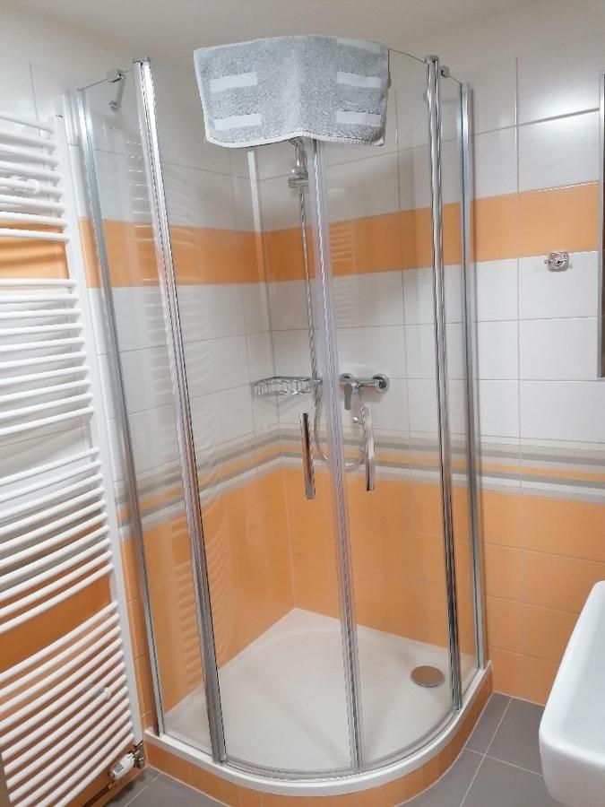 Apartmány Na náměstí Bozi Dar Exterior foto