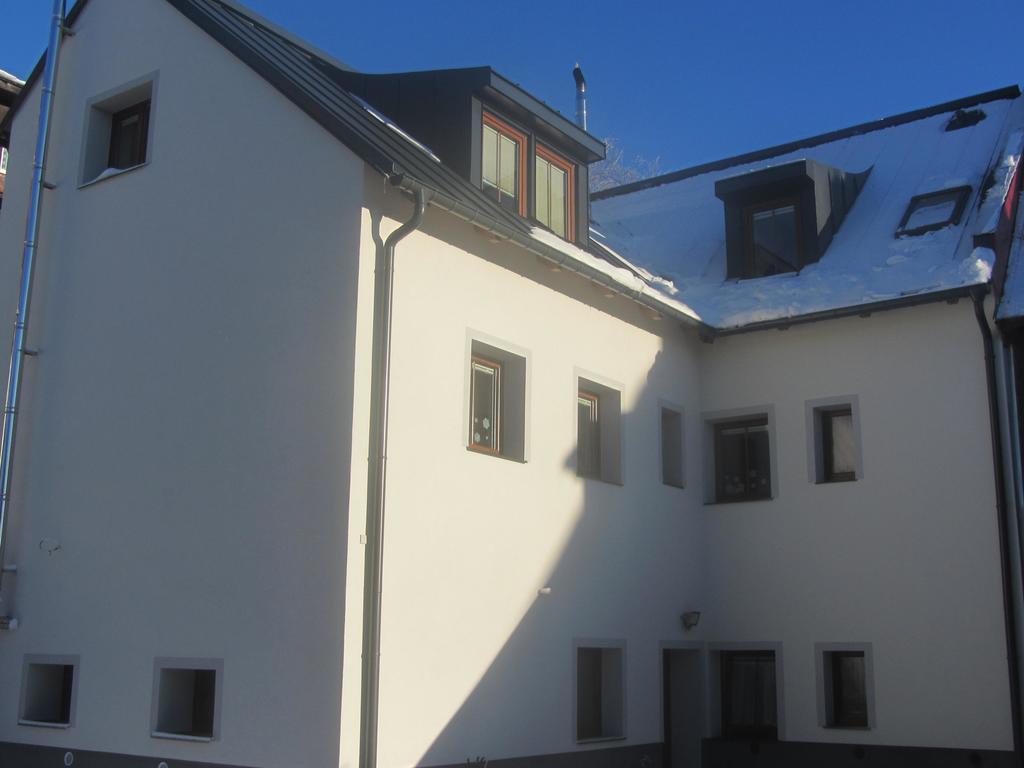 Apartmány Na náměstí Bozi Dar Exterior foto